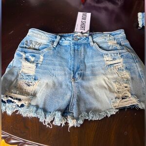 Almost famous Jean mom shorts size 11. New